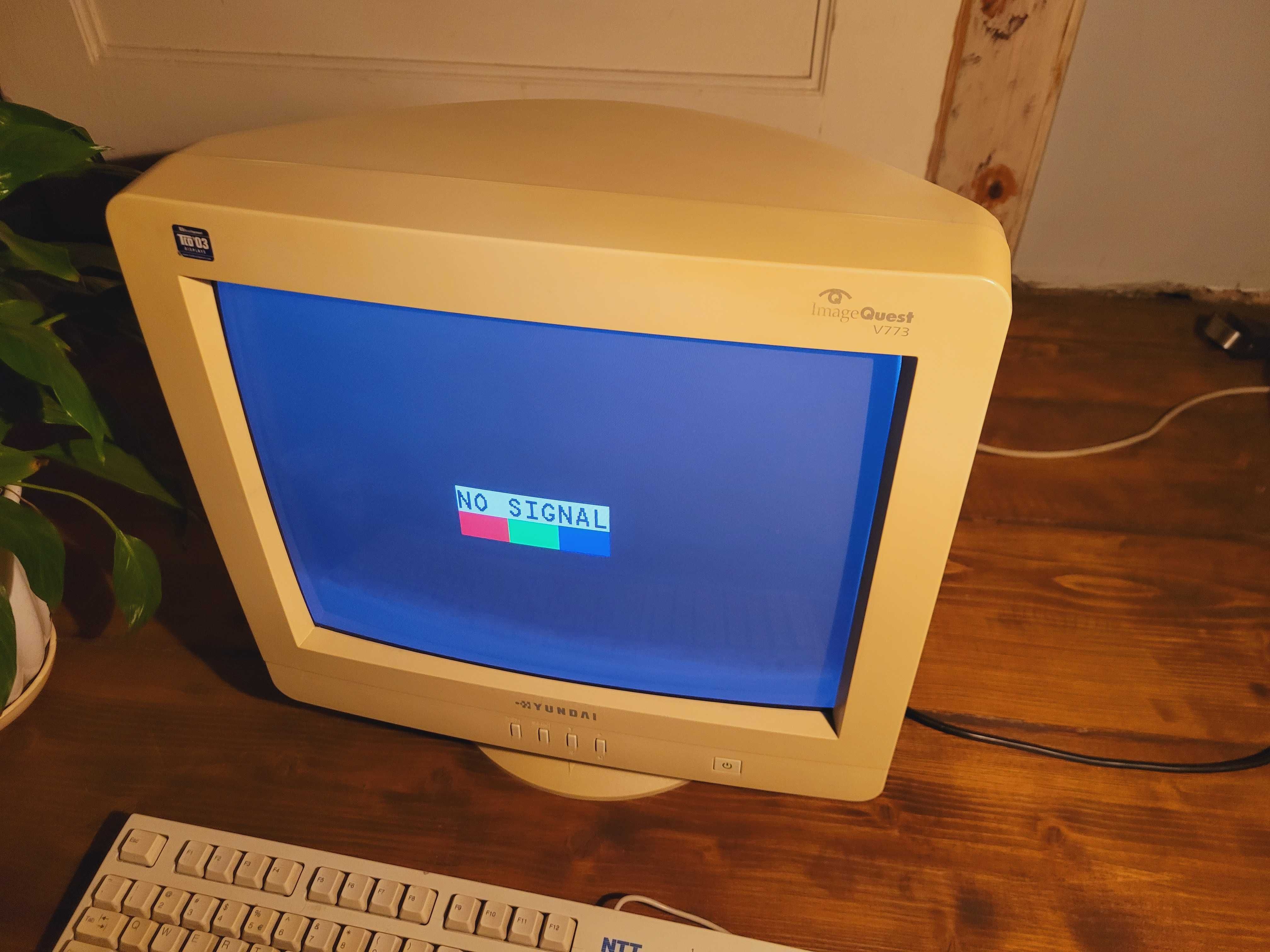 RETRO Monitor CRT Hyundai ImageQuest V773 17"
