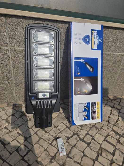 Holofote solar led 250 watts + Sensor de movimento + Comando novo