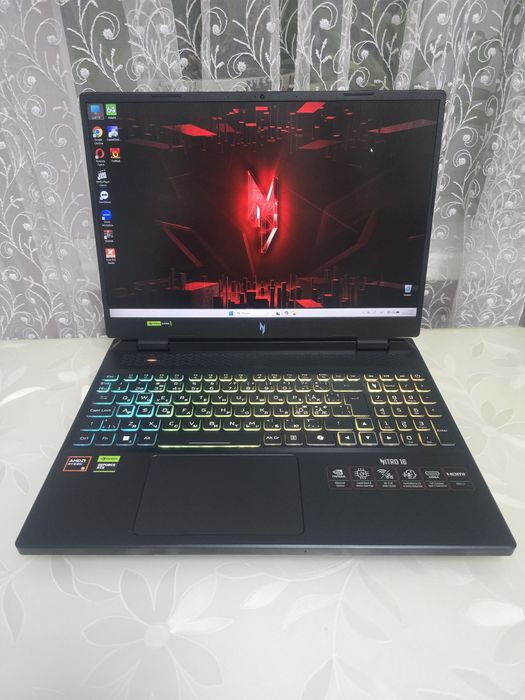 Acer Nitro 16/180Hz/Ryzen 9 8945HS/RTX 4070 140W/SSD:1TB/DDR5 5600
