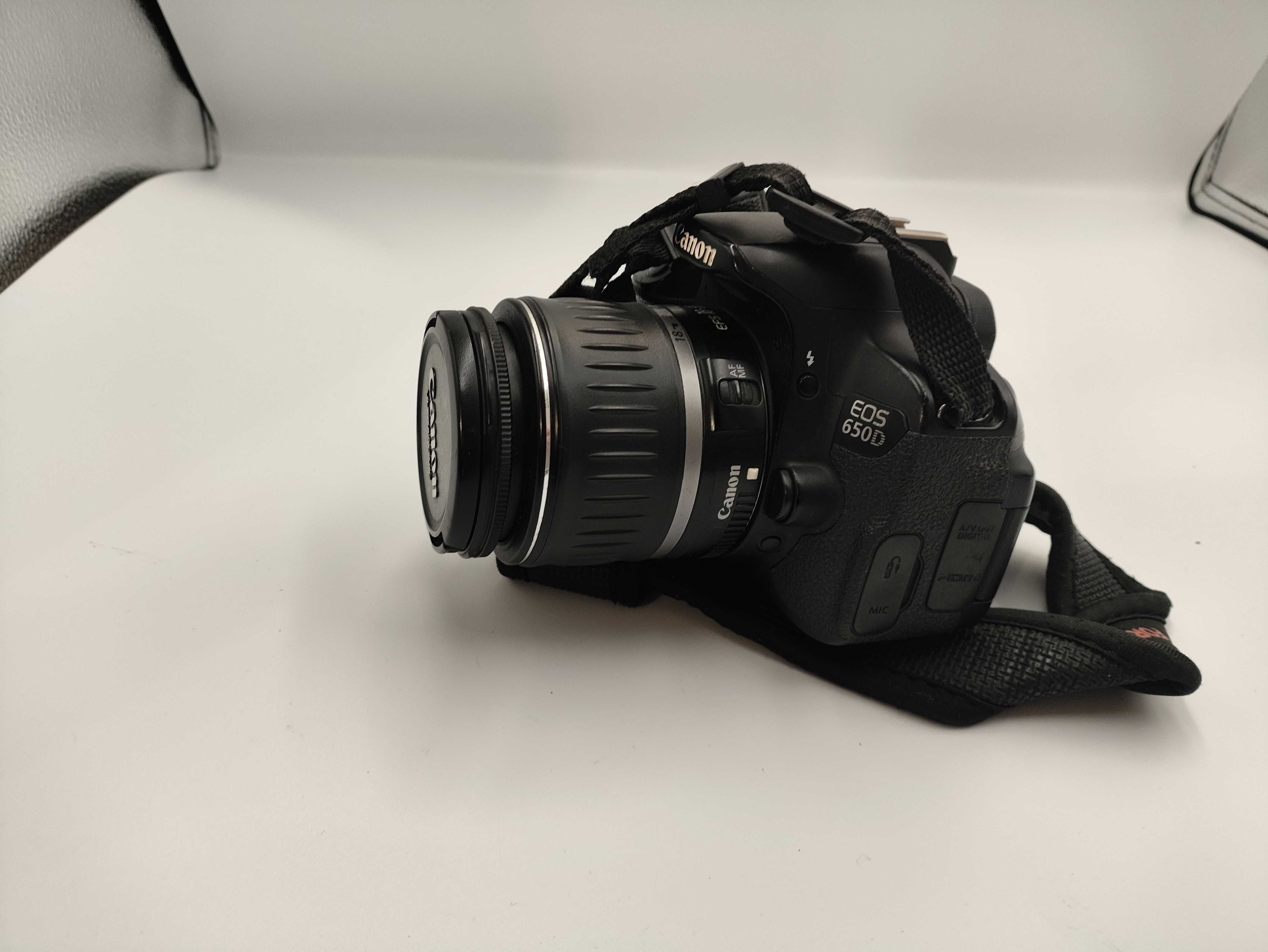 Aparat fotograficzny Canon EOS 650D korpus/obiektyw 18-135mm + 18-55mm