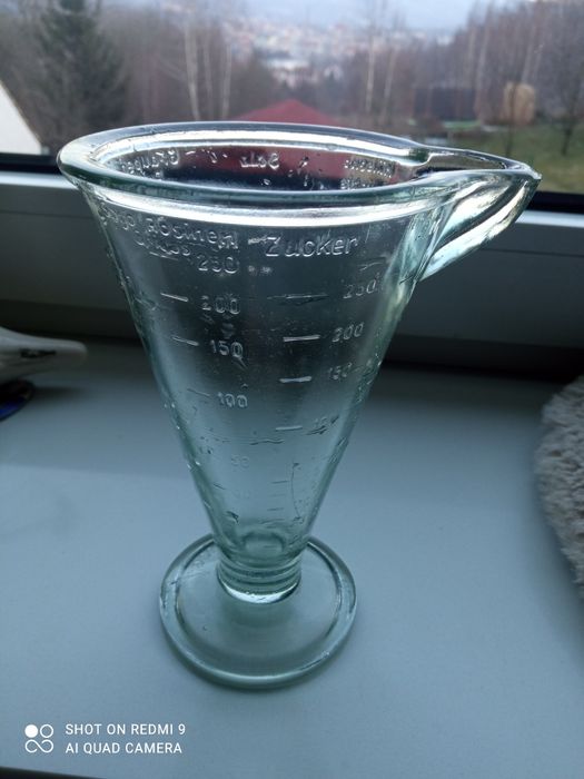 Stara szklana miarka syg.