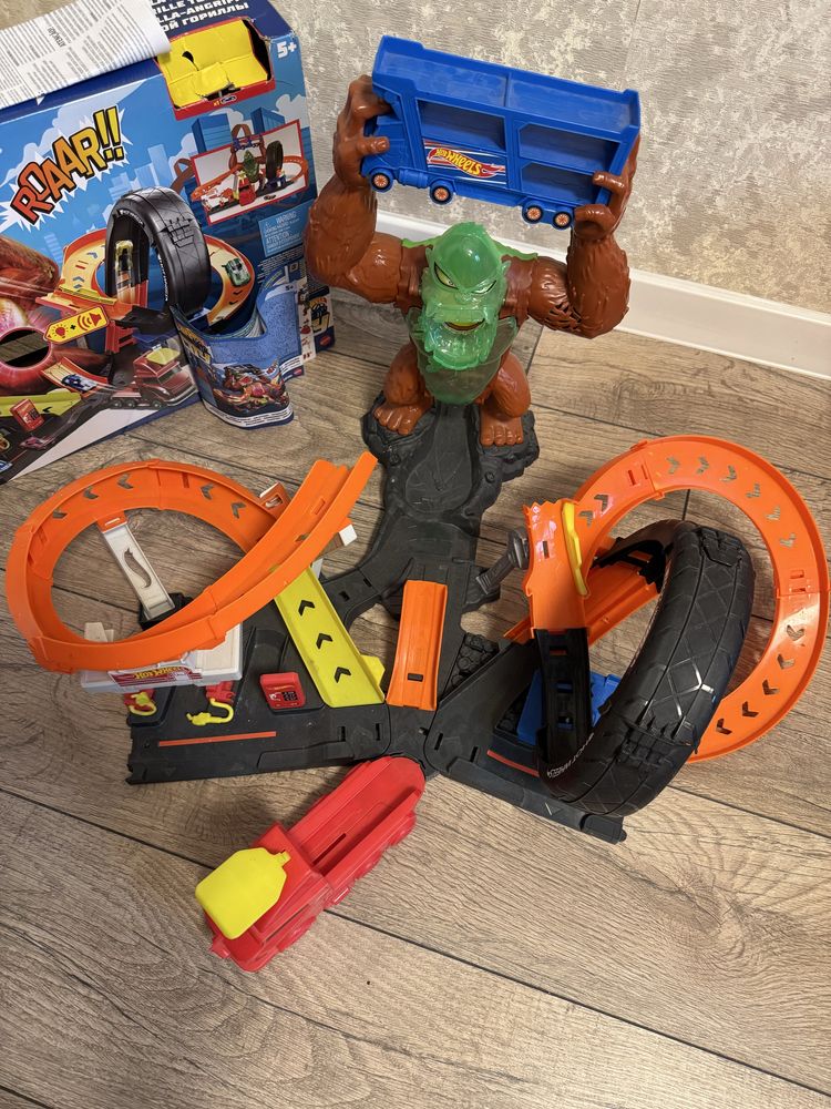 Трек Hot Wheels City Toxic Gorilla хот вилс Атака токсичной гориллы
