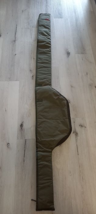 Pokrowiec na wędkę firmy PEG 12ft usztywniony.