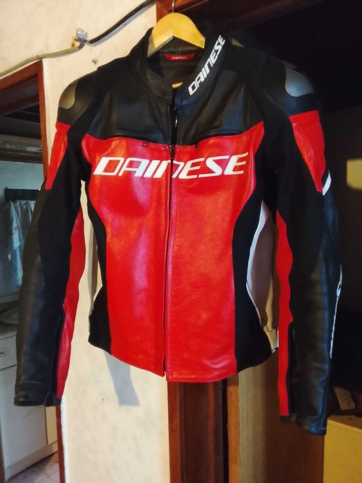 Casaco cabedal Dainese a venda; atenção que não trabalho com MB way..!