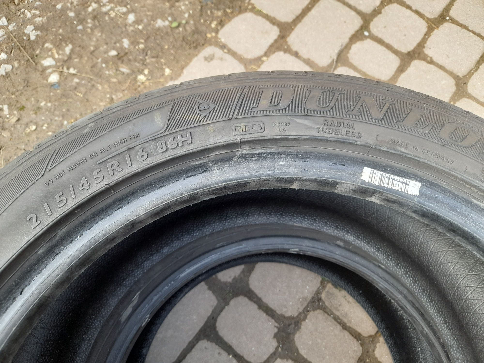 Opony letnie Dunlop 215/45 r16