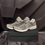 Кросівки New Balance 2002R
