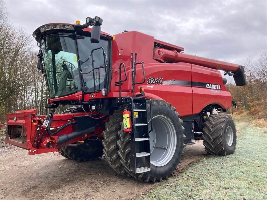 Продам комбайн case 8240 AFS