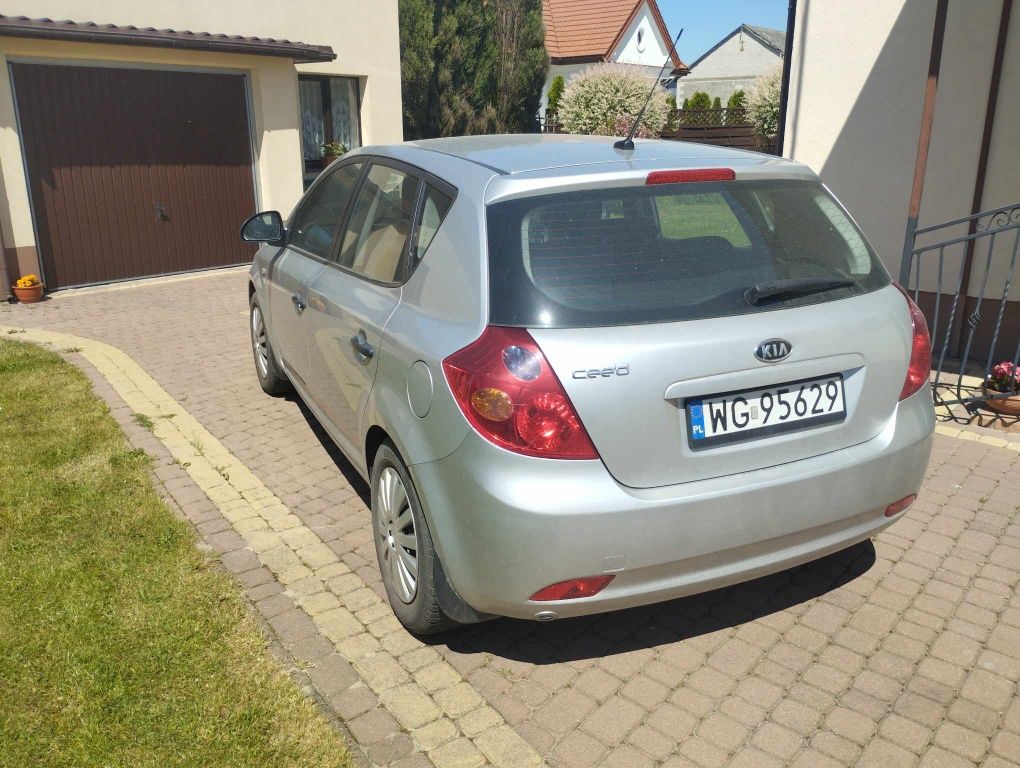 Kia ceed 1,4 benzyna +gaz