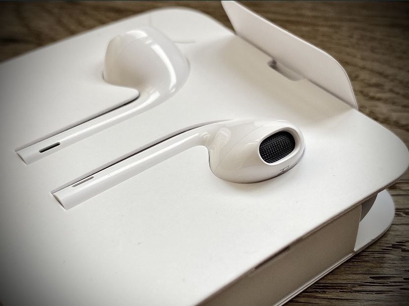 Новые оригинальные наушники Apple EarPods with Lightning из комплекта