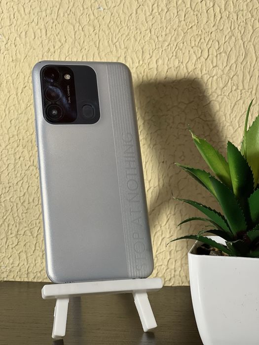 Продам Tecno Spark 8C 128GB