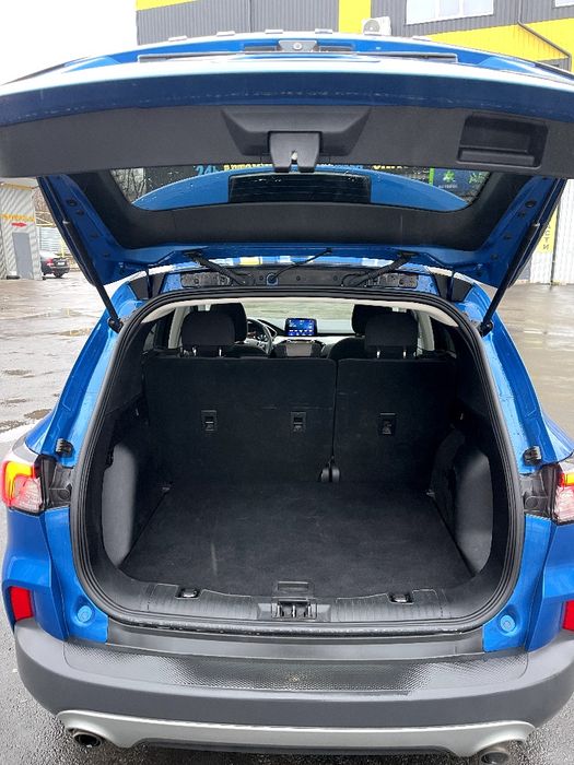 Продам Ford Escape 2021