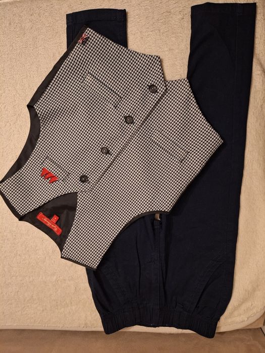 Eleganckie spodnie i kamizelka 110/116