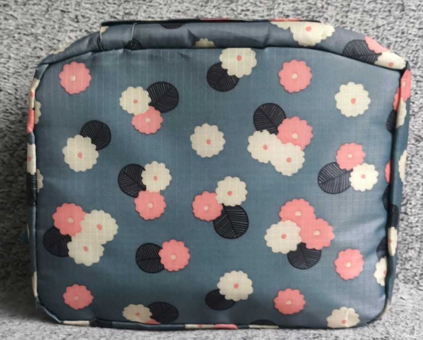 Podróżna kosmetyczka wodoodporna