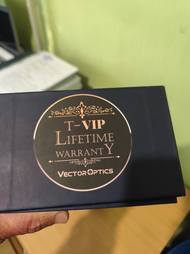 Оптичний приціл Vector Optics Continental 3-18-50