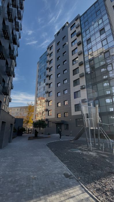 1 кімнатна - 55.8м2 в новобудові.