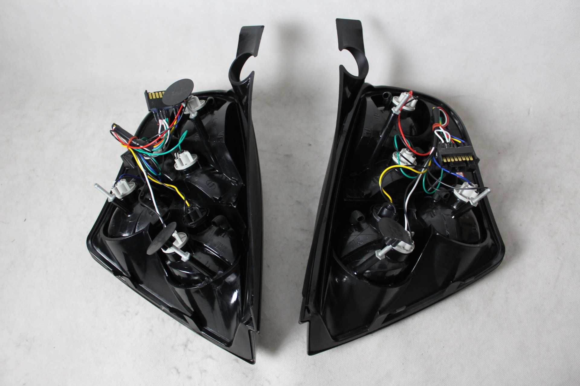 Lampy tył tylne światła FIAT STILO 01-07 3-Drzwiowa Black Smoke NOWE