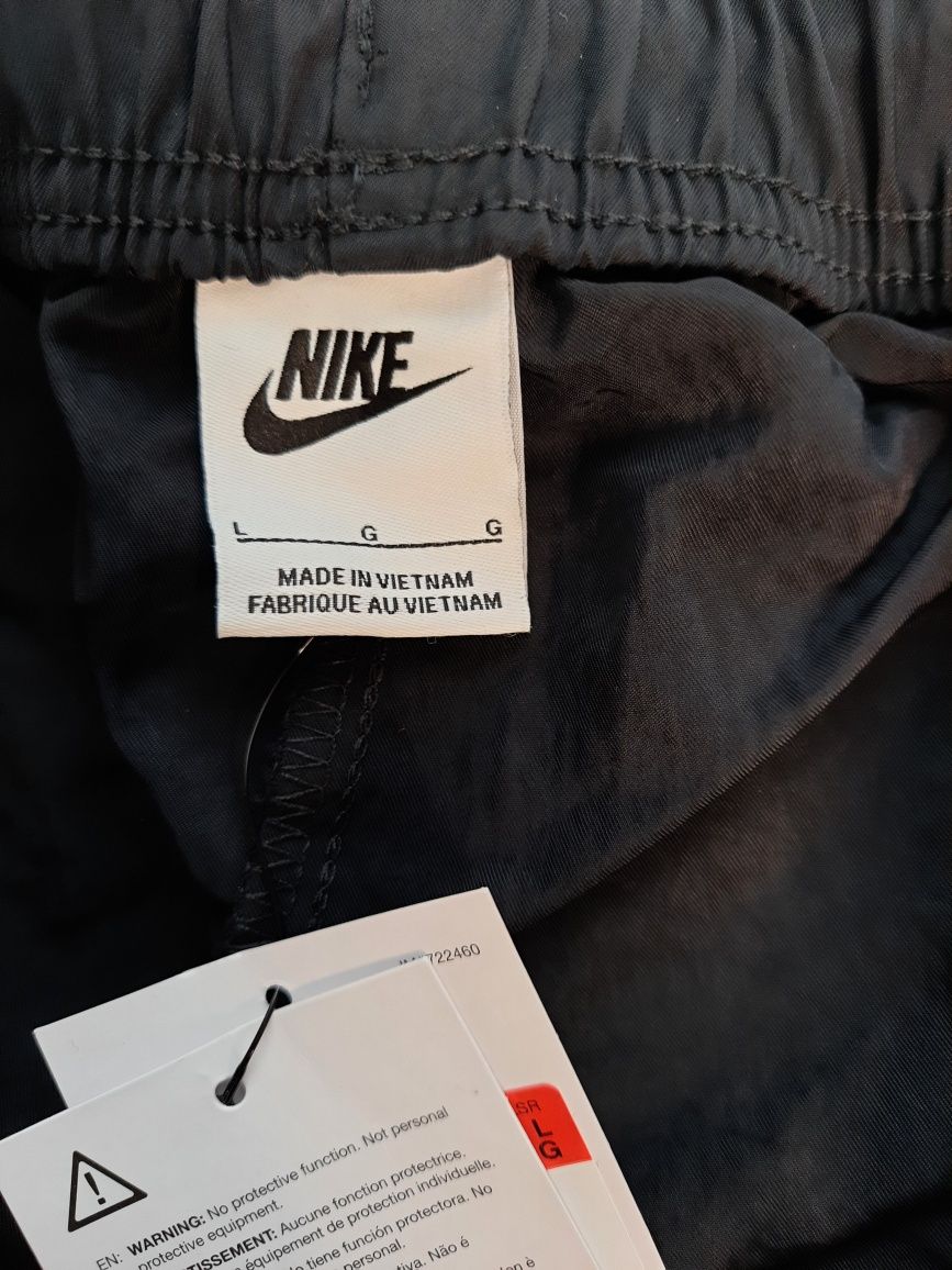 Оригінальні жіночі штани Nike High-Rise Woven Cargo Pants (DO7209-010)