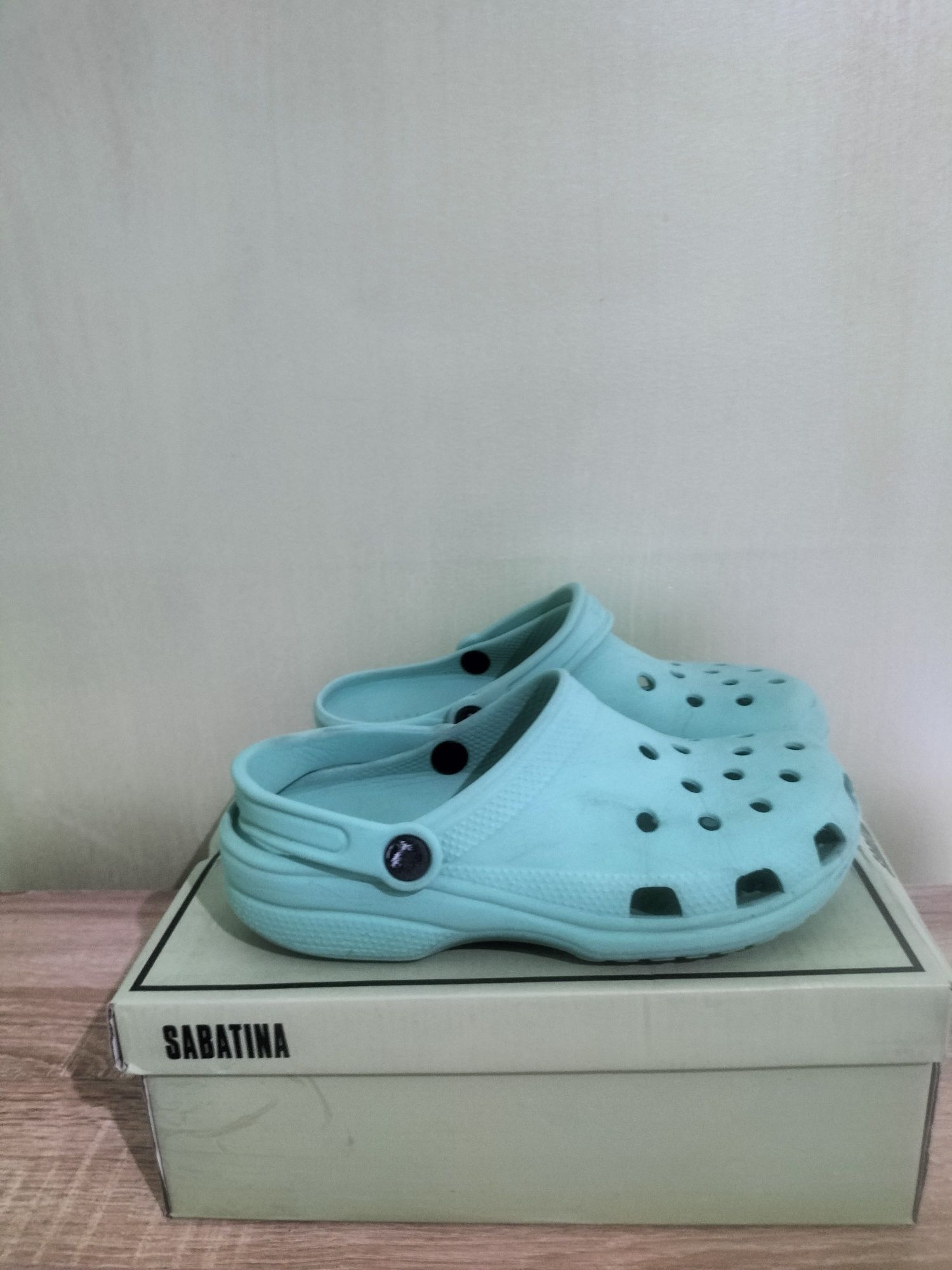 Klapki crocs .. zielonkawe