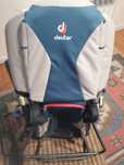 Cadeira de transporte de bebé Marca deuter colocação nas costas