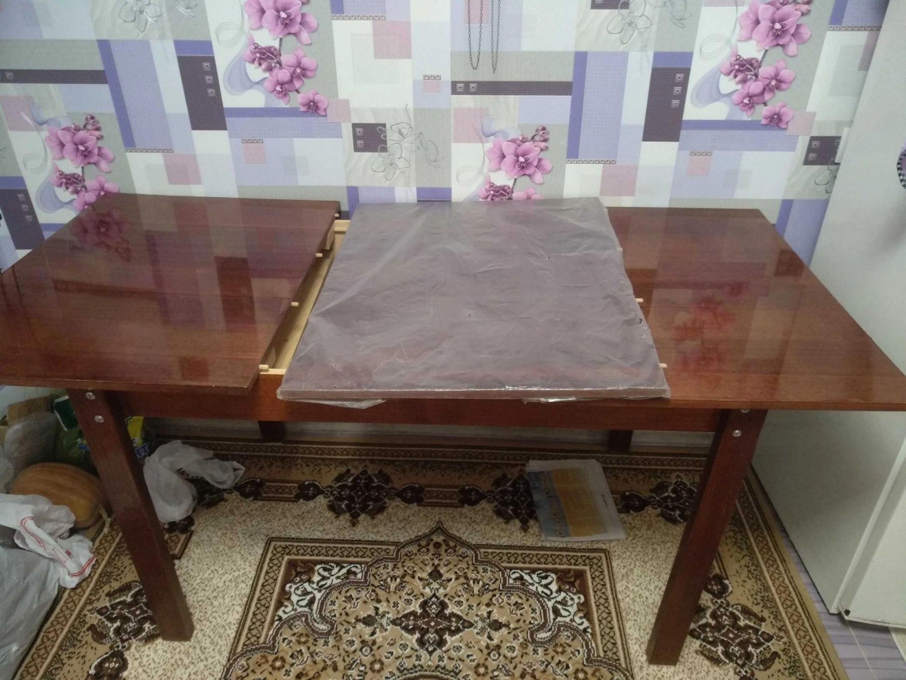 Стол про-во Румыния из набора мебели «Мирела»