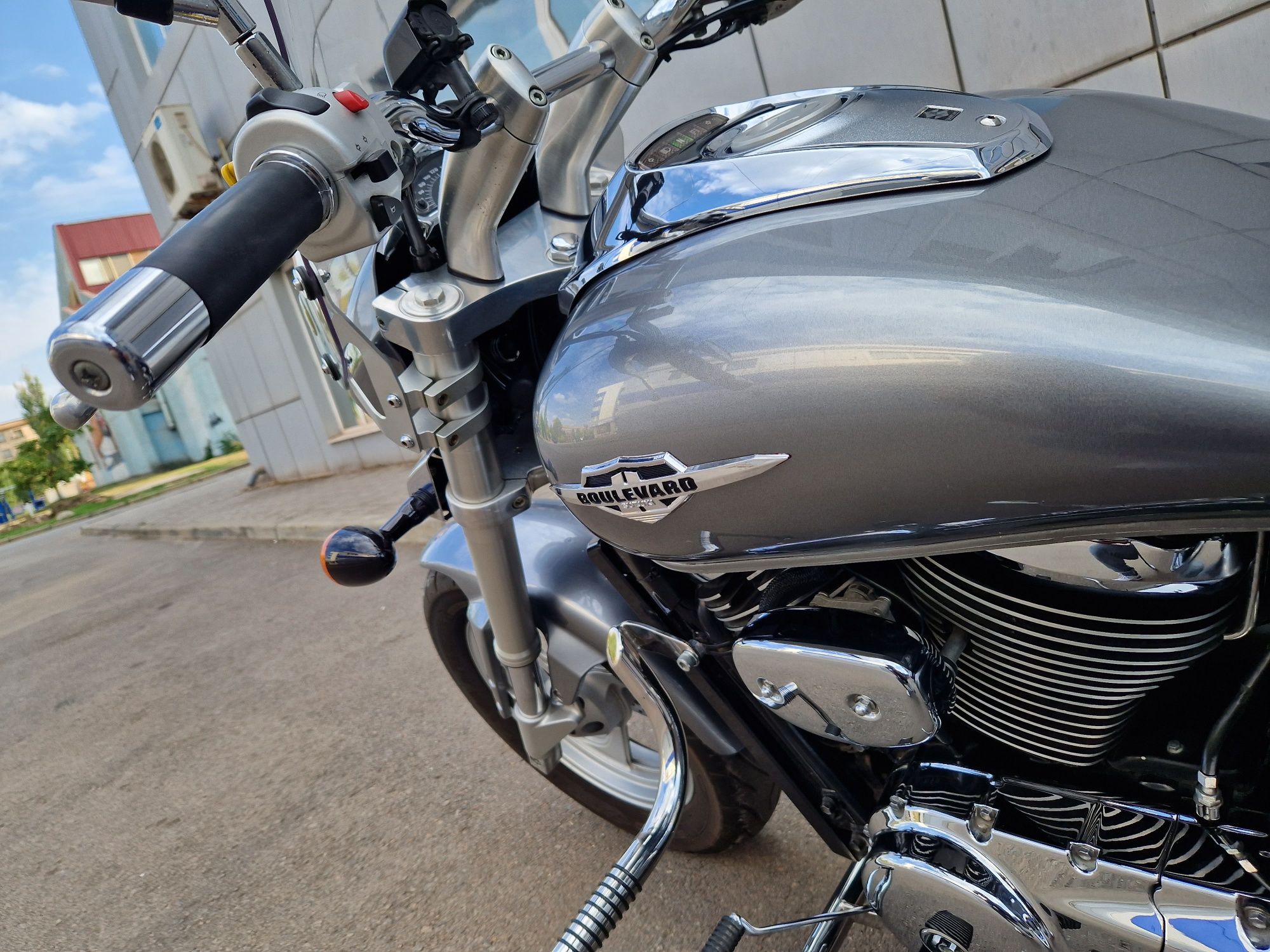 Suzuki Boulevard 400