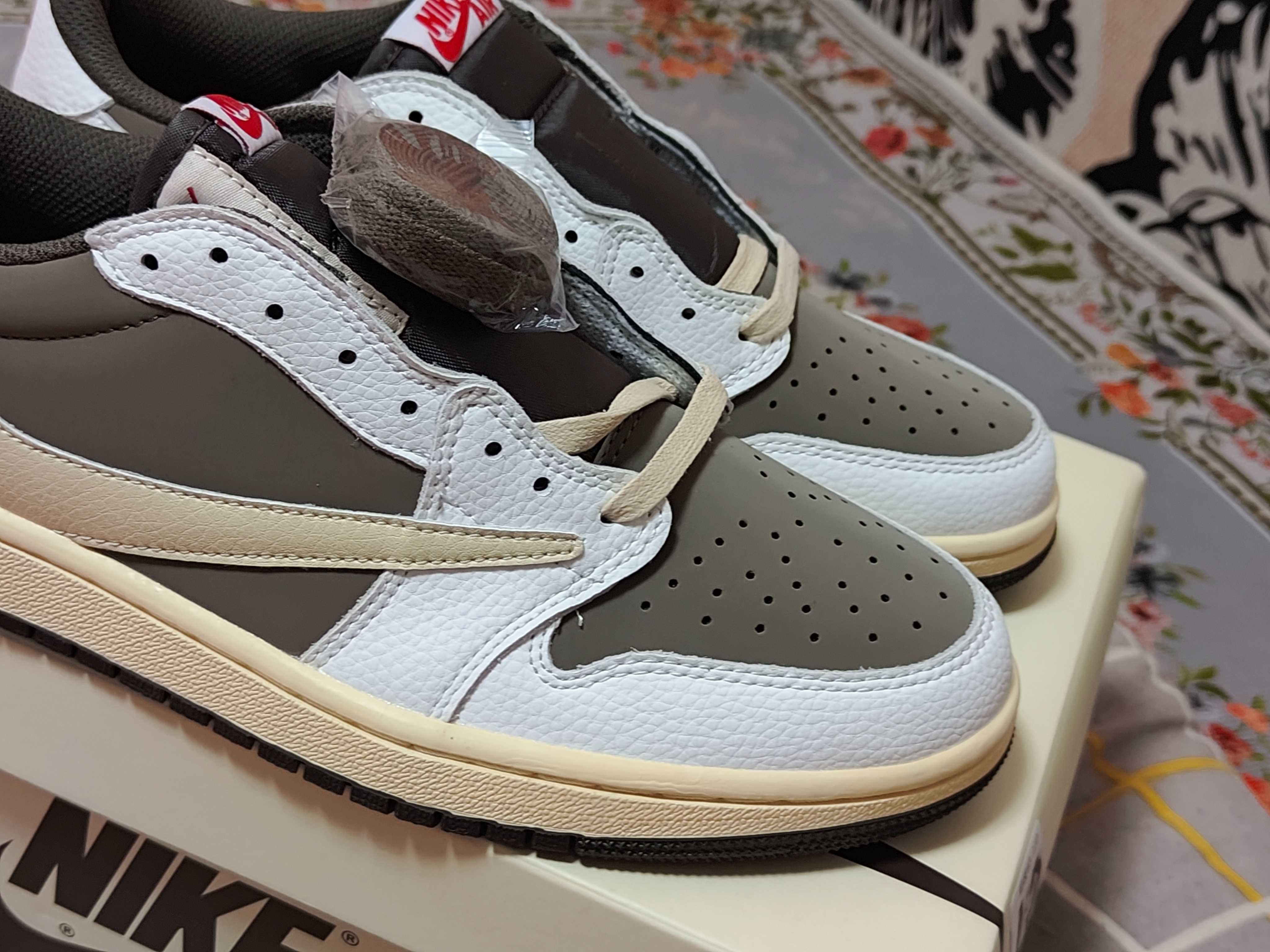OG SP Travis Scott Reverse Mocha   Jordan 1 Retro Low  44