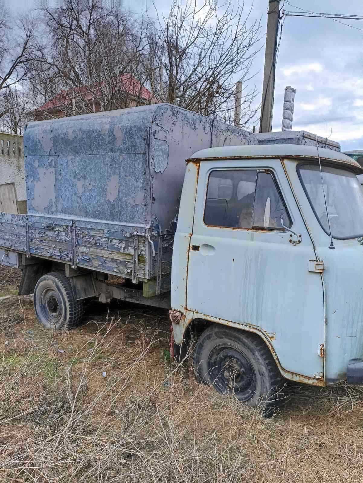 Продам УАЗ 3303 Бортовий на запчастини