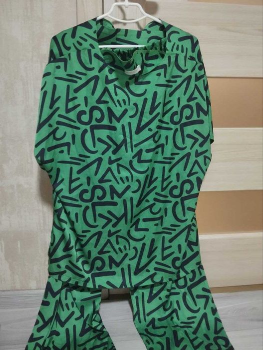 Костюм атласний жіночий