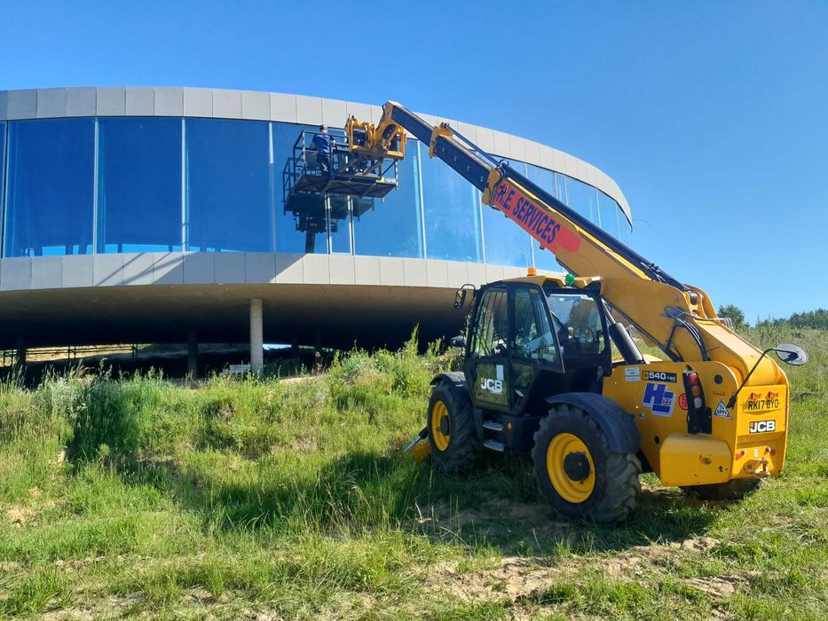 Wynajmę wynajem  wypożyczenie mini ładowarki ładowarkę JCB do obornika