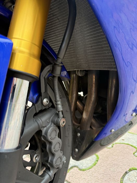 Yamaha R1 crossplane розмитнена