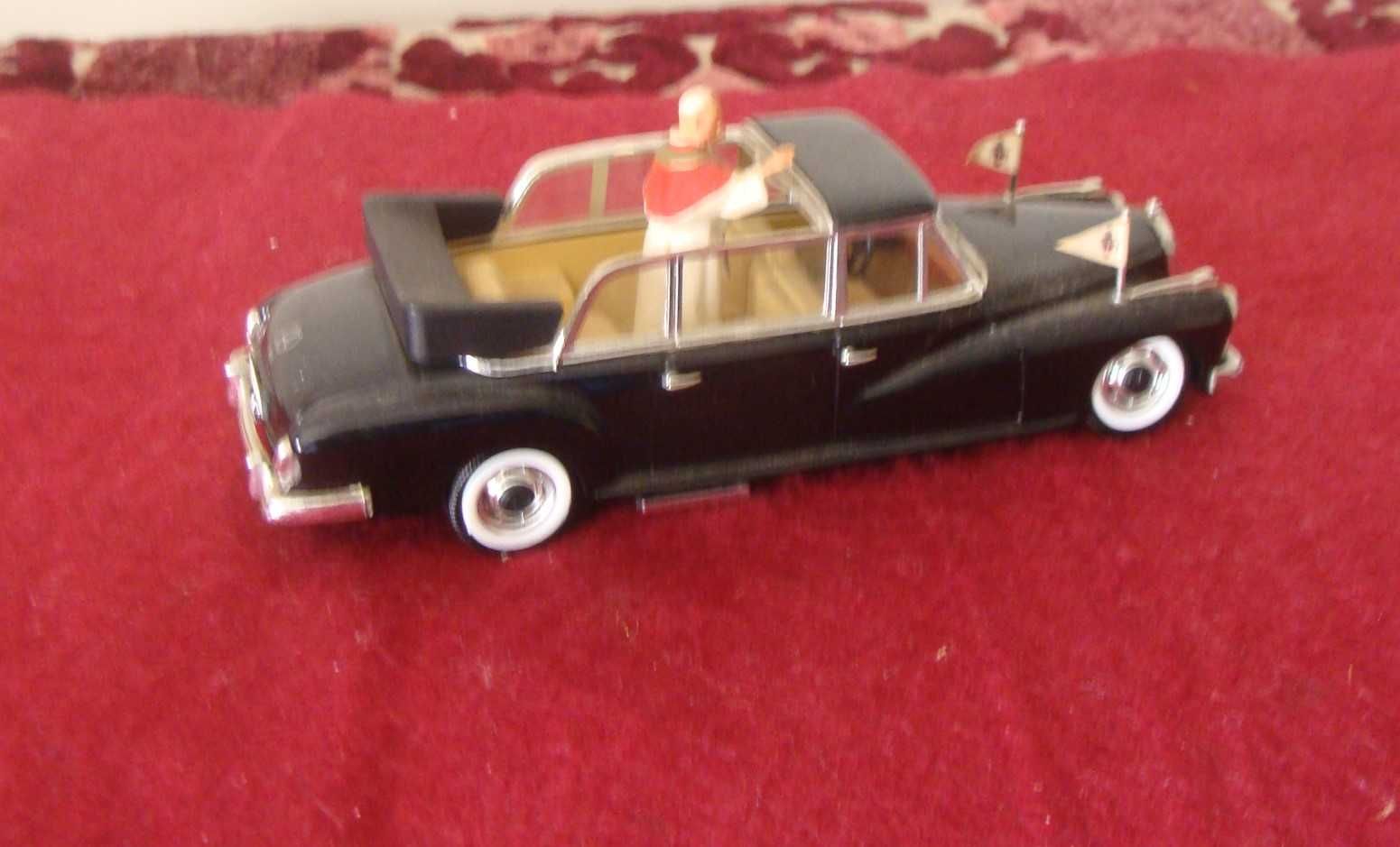 Carro Papal - Mercedes Benz D - ano 1960 Escala 1:43 - marca Rio