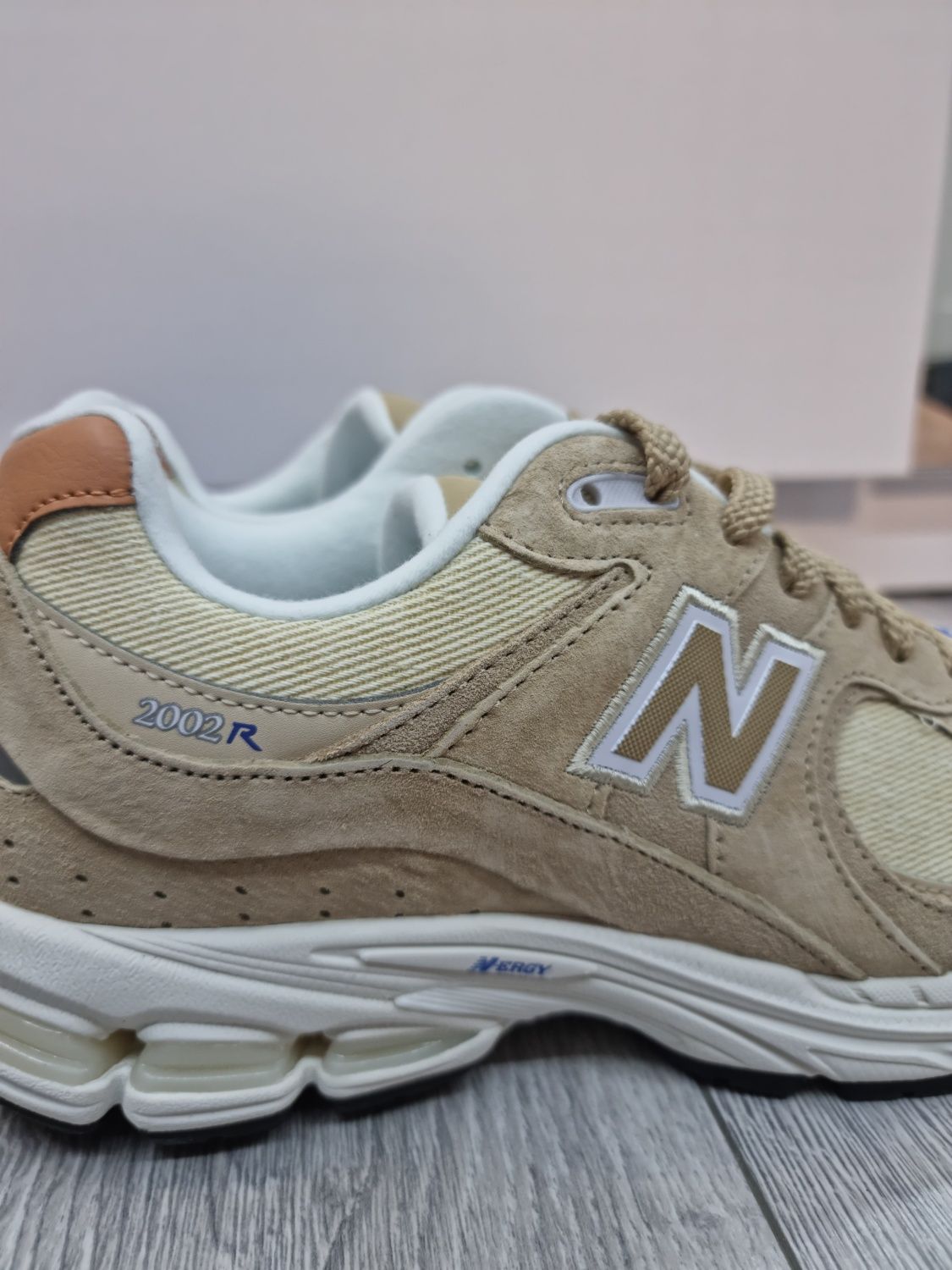 Кросівки NEW BALANCE 2002R  M2002REF