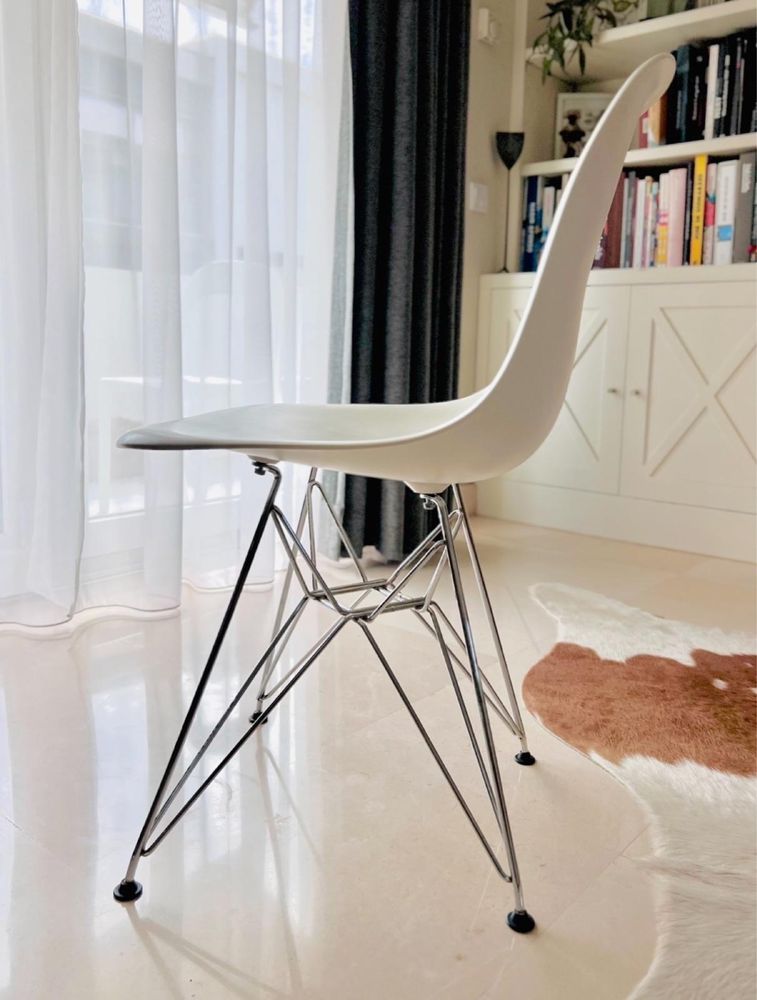 Cadeira branca icónica DSR para Vitra - Eames
