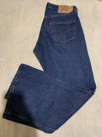 Прямі класичні джинси в новому стані levis 501