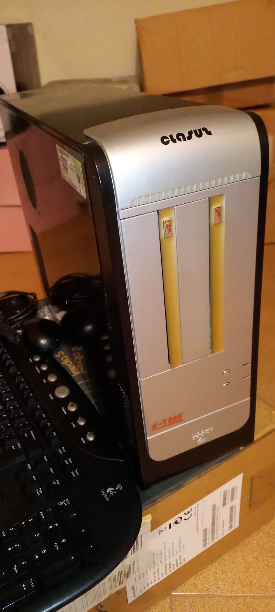 Computador de torre Clausus