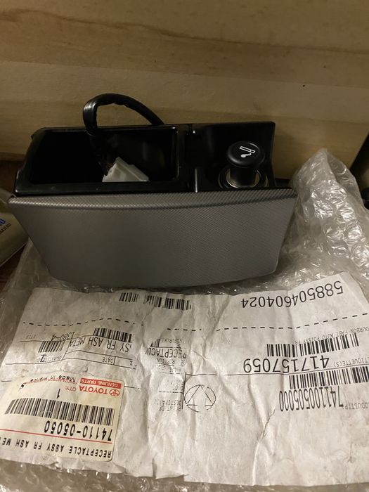 Popielniczka Toyota Avensis T25