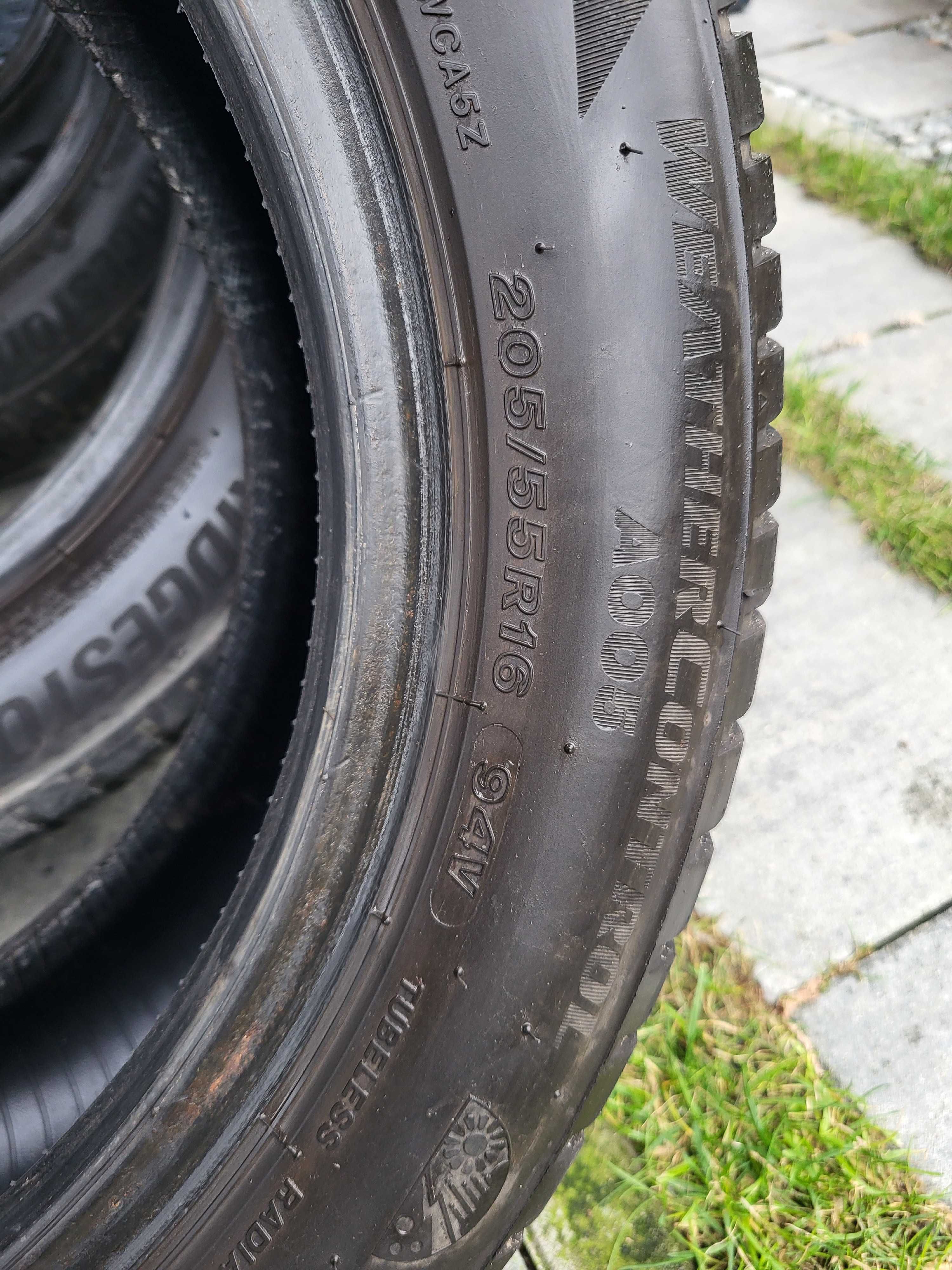 Sprzedam opony całoroczne Bridgestone 205/55R16