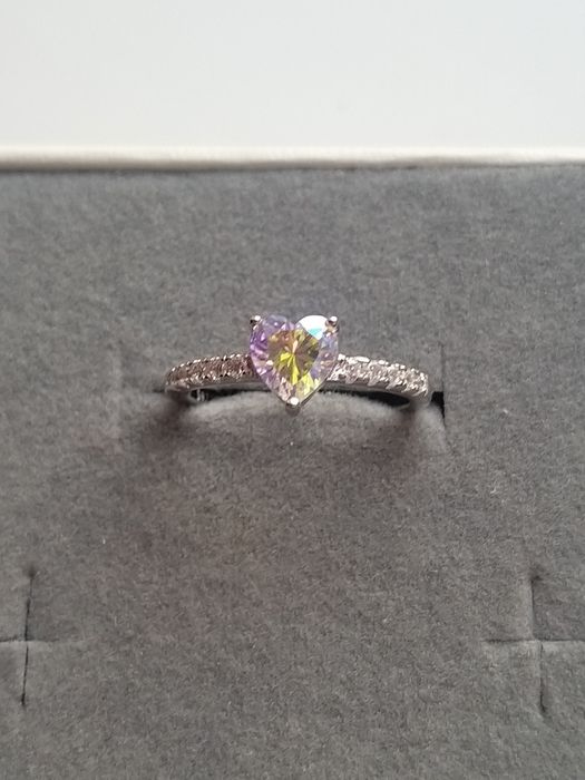 Колечко з кольоровим серцем , срібло, кубічний цирконій