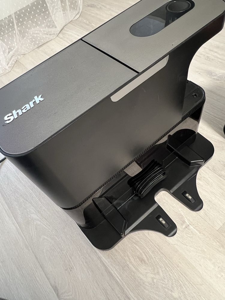 Робот пилесос Shark RV2600 LFEU