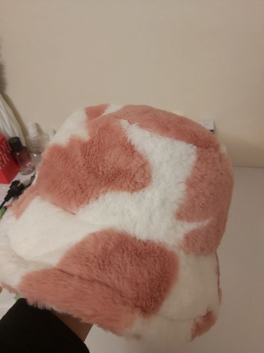 Тепла Панама,  Шапка