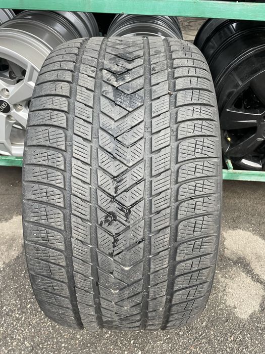 315/30R22 Pirelli Scorpion Winter