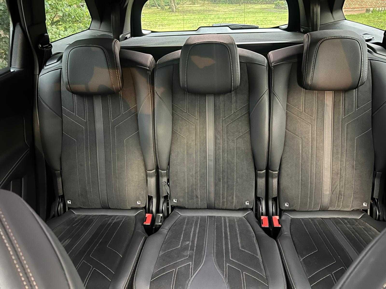 Peugeot 5008 GT Black packh 180 EAT8 + 7 lugares AHK