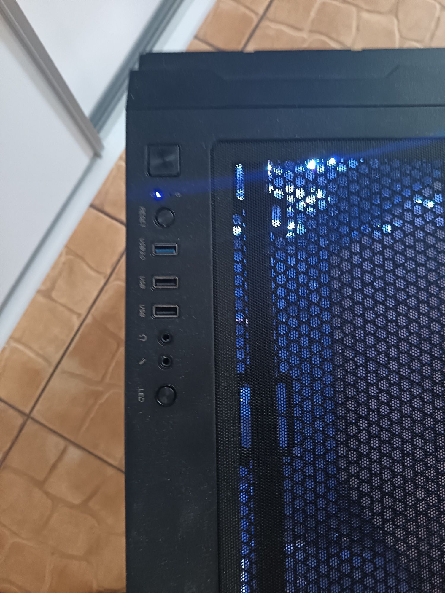 Komputer gamingowy I5 Intel NVIDIA 512 GB SSD LED