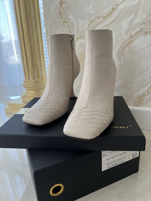 Нові напів чобітки 38-39 шкіряні