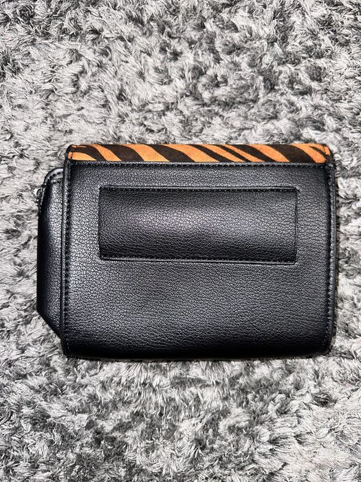 Продам клатч c&a