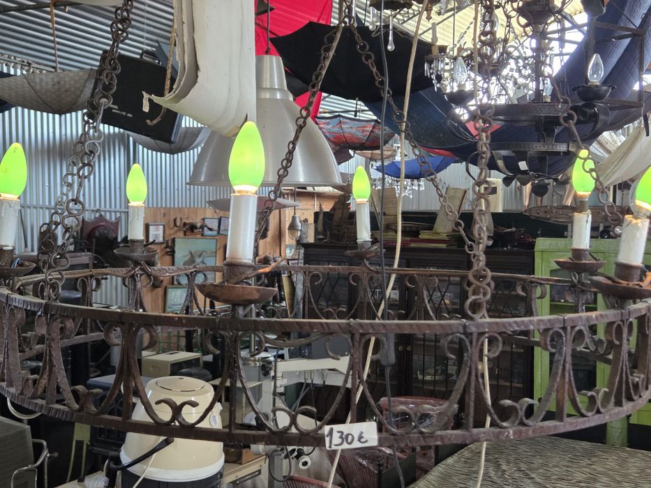 Candeeiro rustico em ferro forjado