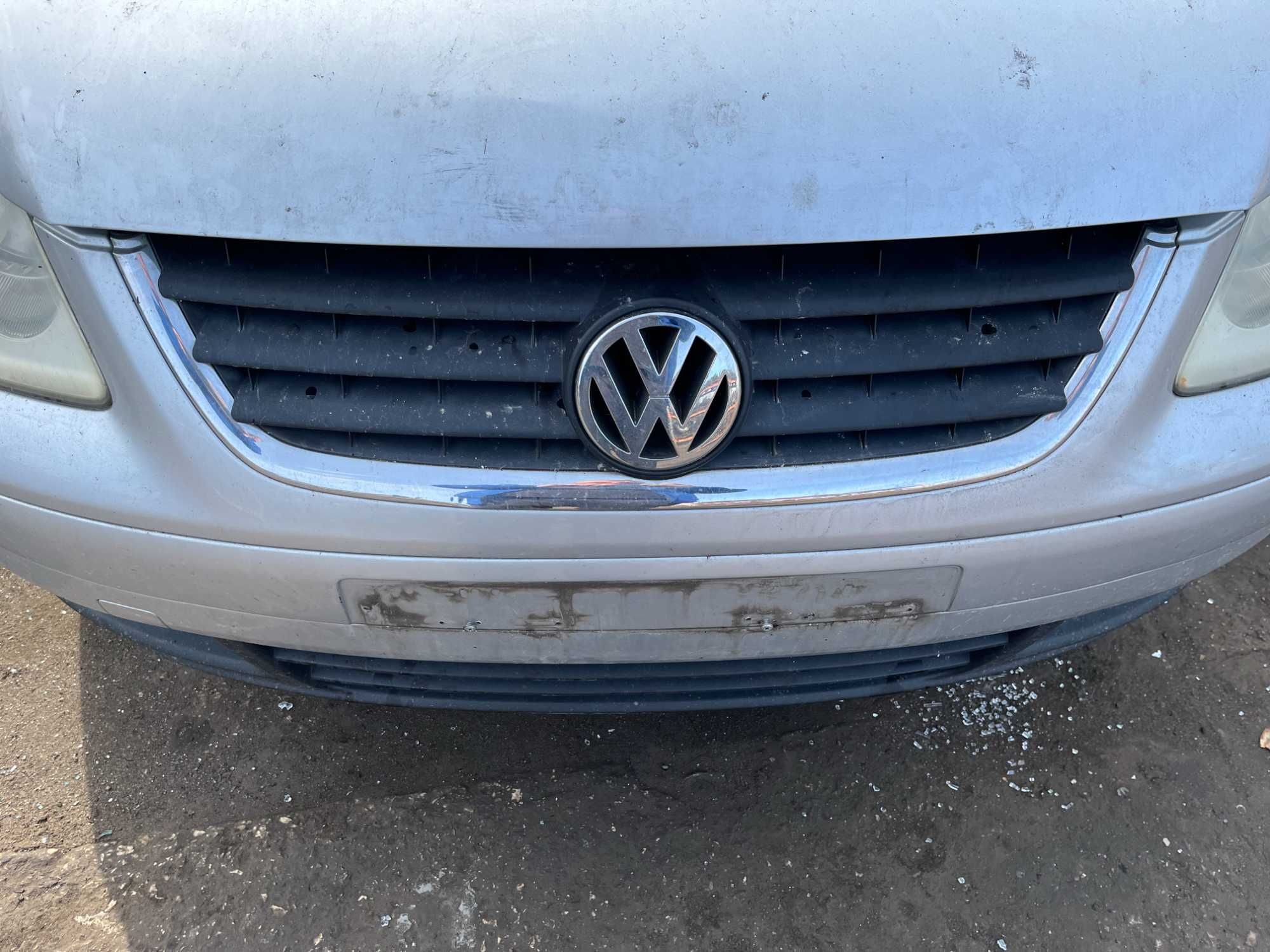 Grill atrapa VW Touran I 1T0 LA7W