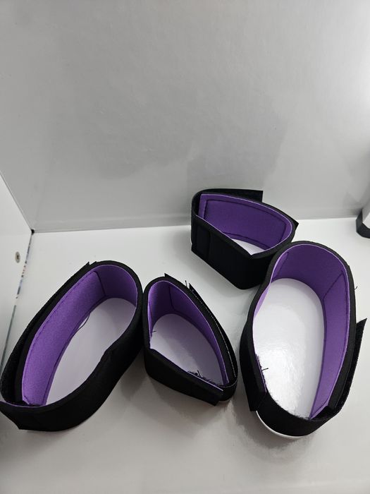 Мягкие, новые наручники для одновременной фиксации рук и ног,