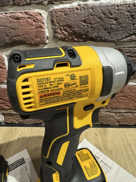 DeWalt DCF787 импакт шуруповерт/гайковерт