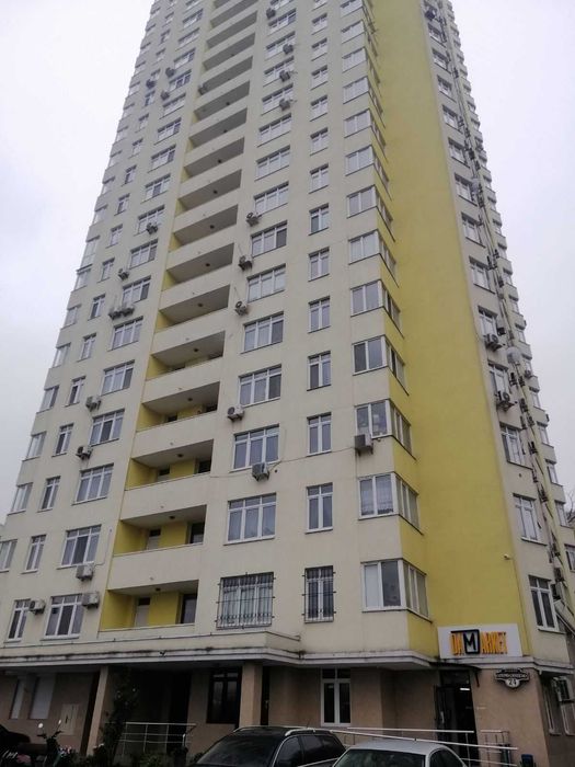Продаж 3-х кімнатної квартири 86 м2 на Саперно-Слободскій, 24